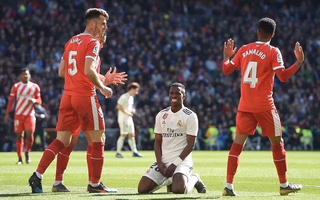 Real đánh mất chính mình để rồi thua ngược Girona nhỏ bé ngay tại thánh địa Bernabeu. (Ảnh: Getty Images)