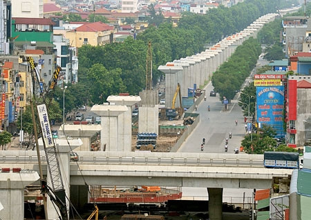 Tuyến đường sắt đô thị Cát Linh-Hà Đông đang được xây dựng (ảnh:tapchigiaothongvantai.vn)