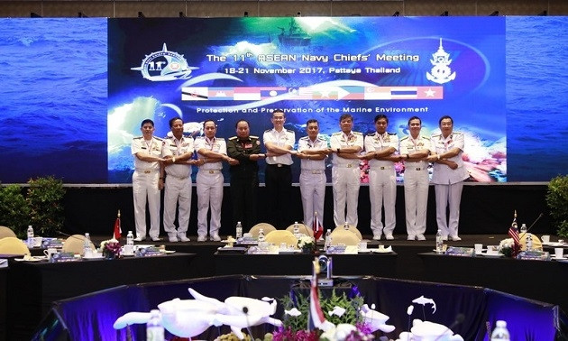 Tư lệnh Hải quân và đại diện quân đội các nước ASEAN dự Hội nghị Tư lệnh Hải quân ASEAN lần thứ 11.