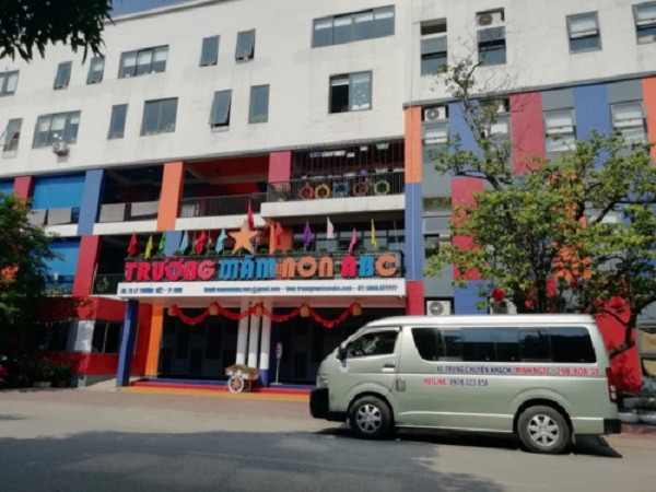 Trường mầm non tư thục mời bé bị “từ chối” đi học lại
