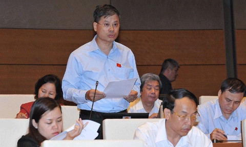 Đại biểu phát biểu tại hội trường ngày 5-6 (Ảnh: Đăng Khoa).