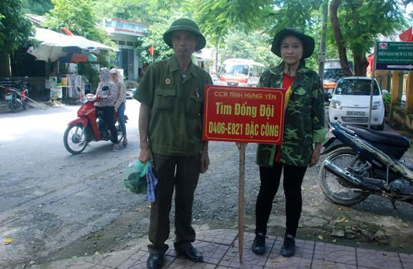 CCB Lê Thành Công, đơn vị D406 – E821 luôn mang theo mình tấm biển nhắn tìm đồng đội.
