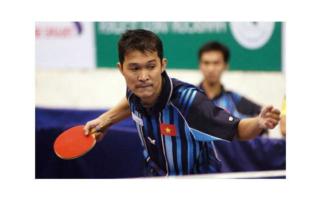 Tay vợt kỳ cựu Ðoàn Kiến Quốc của tỉnh Khánh Hòa.