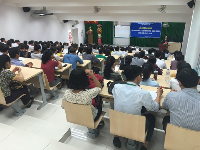 Tuyển học sinh phổ thông để đào tạo ngành xây dựng Đảng