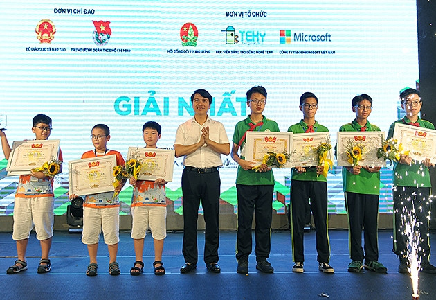 Chung kết Cuộc thi "Em yêu khoa học - Tài năng công nghệ nhí"