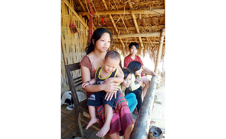 Trong tiến trình “di cư ngược”, trẻ em là đối tượng bị ảnh hưởng nặng nề nhất.