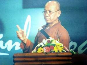 Thầy Thích Huyền Diệu.