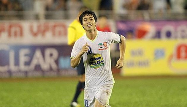 Công Phượng ăn mừng bàn thắng trong trận đấu. (ảnh: TNO)