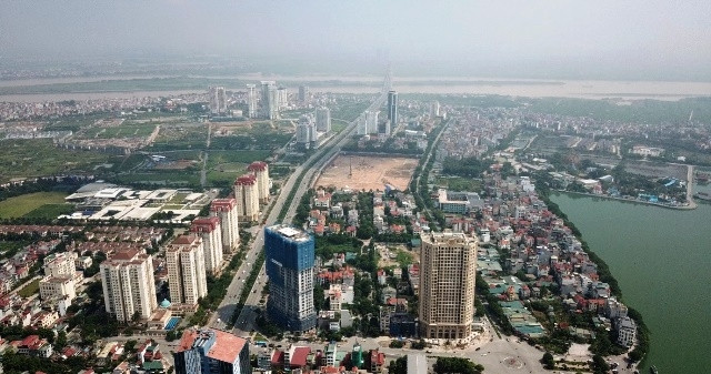 Khu vực quận Tây Hồ với nhiều dự án đang được triển khai thu hút khách hàng và nhà đầu tư .