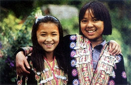 Nụ cười em bé người dao.