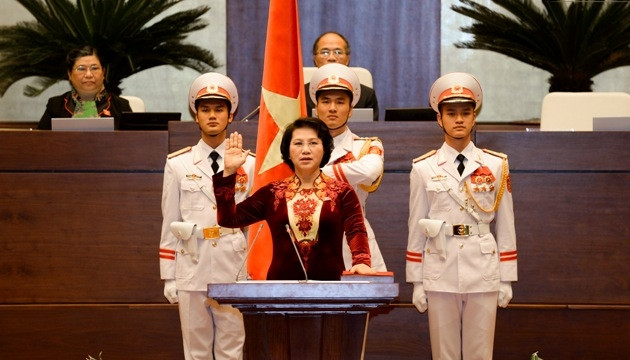 Tân Chủ tịch Quốc hội Việt Nam tuyên thệ nhậm chức.