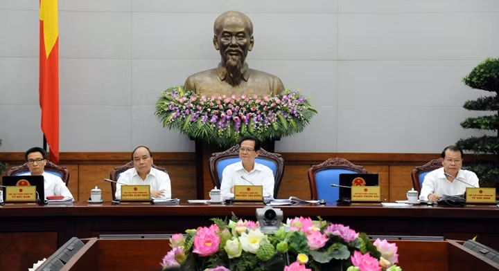 Thủ tướng Nguyễn Tấn Dũng chủ trì Phiên họp Chính phủ thường kỳ tháng 8. Ảnh: TRẦN HẢI