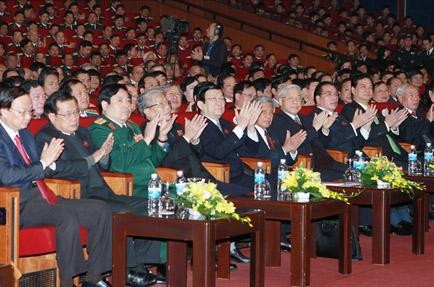 Các đồng chí đại biểu dự Lễ kỷ niệm.        Ảnh: NGUYỄN KHANG (TTXVN)