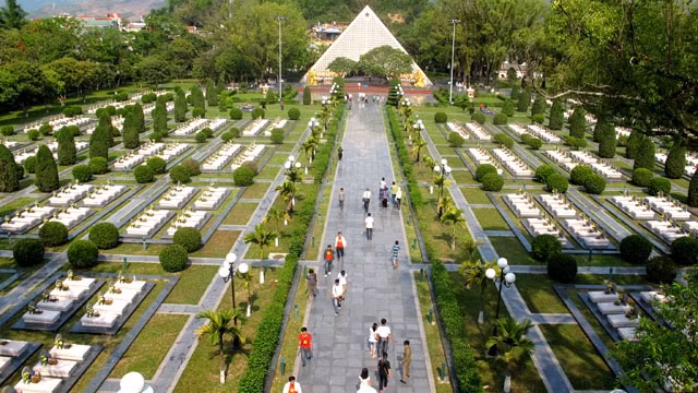 Nghĩa trang Liệt sĩ A1, nơi yên nghỉ của gần 650 Anh hùng, liệt sĩ hy sinh trong Chiến dịch Điện Biên Phủ năm 1954. 