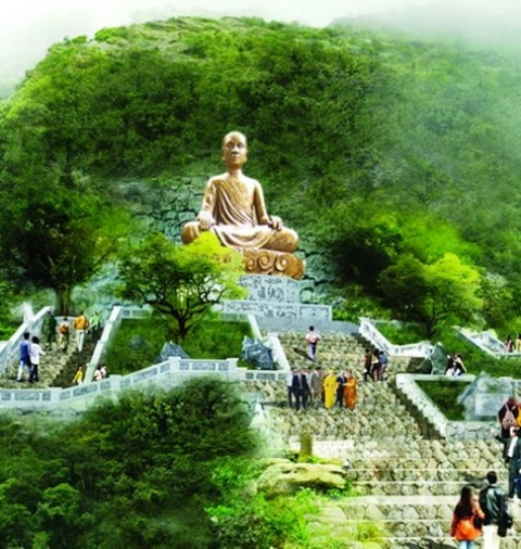 Tượng Phật hoàng Trần Nhân Tông trên núi Yên Tử.