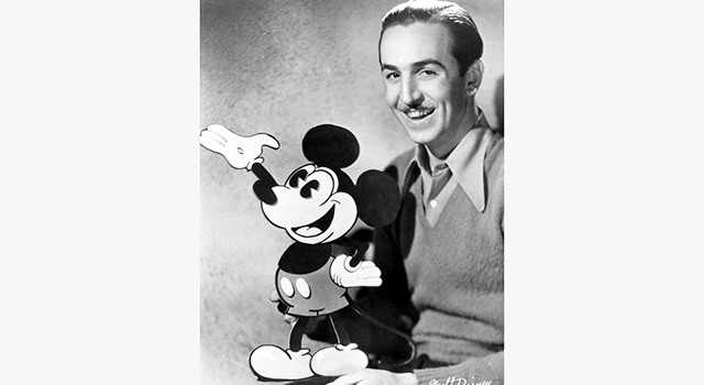 Lịch sử ra đời từ một cuộc phái sinh