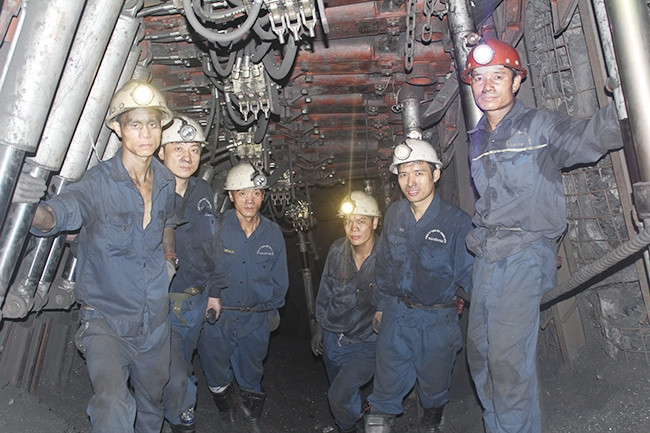Giàn chống giữ mềm ZRY tại vỉa 9B khai trường Tràng Khê (Công ty than Hồng Thái) đạt hiệu quả cao trong khai thác.