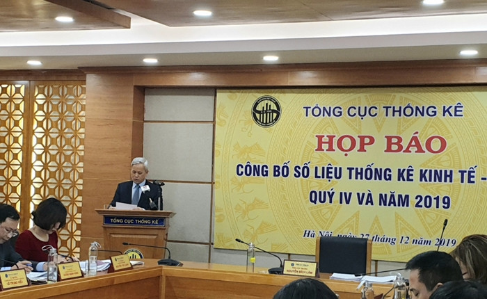 Ông Nguyễn Bích Lâm, Tổng cục trưởng Tổng cục Thống kê chủ trì buổi Họp báo.