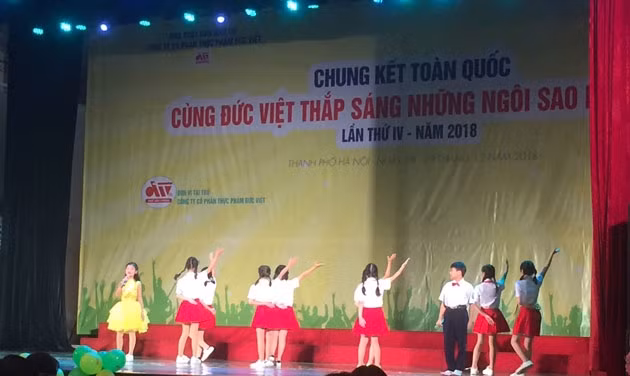Cuộc thi nghệ thuật Thắp sáng những Ngôi sao buổi sớm