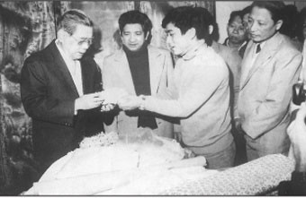 Xuống cơ sở nghe dân, khảo sát thực tiễn
