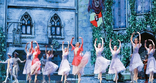 Mãn nhãn với các nàng thiên nga trắng