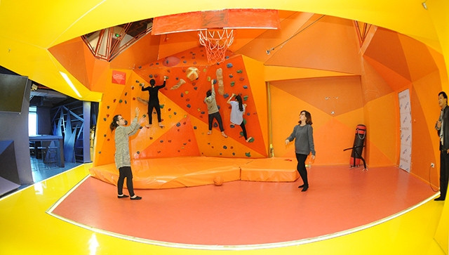 Sự đa dạng về thiết kế, về những trải nghiệm đã thu hút giới trẻ đến với Tổ hợp nghệ thuật và sáng tạo Hanoi Creative City.Ảnh: Hải Thanh