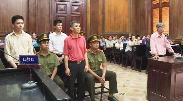 Các bị cáo tại phiên tòa.