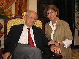 Ông R.Obrac và con gái Elizabeth.