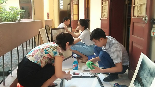 Viên chức Bảo tàng tỉnh Thái Nguyên thường xuyên phải bảo quản tài liệu, hiện vật một cách thủ công do thiếu trang thiết bị, địa điểm cần thiết.