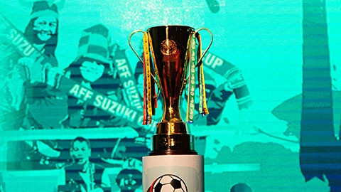 Chiếc Cúp vô địch bóng đá Đông Nam Á. (ảnh: Linh Phan)