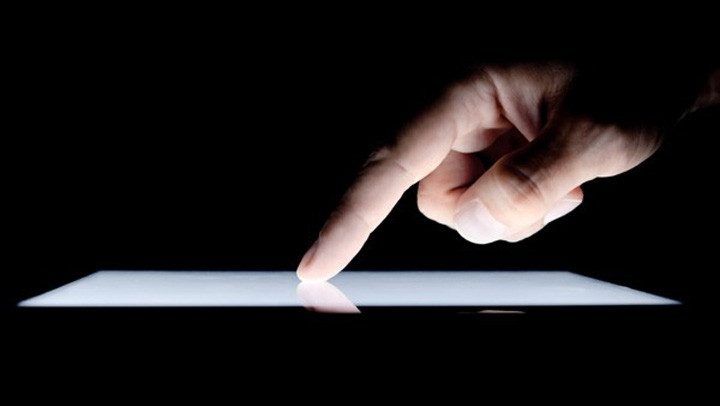 Điện thoại thông minh có thể gây ra triệu chứng mù tạm thời