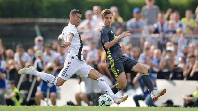 Cristiano Ronaldo chỉ mất tám phút để có bàn thắng đầu tiên cho đội bóng mới.