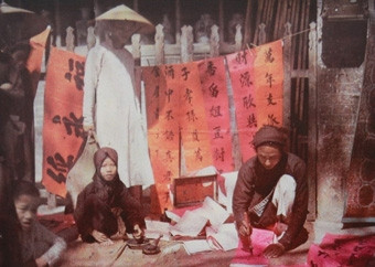 Phố Hàng Bồ với những ông đồ bán chữ.