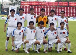 Bảy cầu thủ U23VN “nhúng chàm”<br>tại SEA Games 23-2005: Văn Quyến,<br>Văn Trương, Quốc Anh, Hải Lâm,<br>Bật Hiếu, Phước