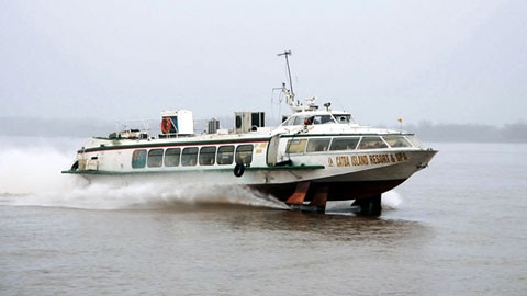 Tàu cao tốc cánh ngầm luôn ẩn chứa nguy cơ tai nạn giao thông đường thủy.