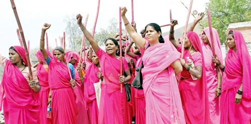 Nhóm áo hồng đã đứng dậy bảo vệ quyền lợi cho bản thân và những người cùng giới. Ảnh: Tư liệu