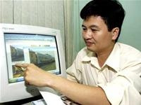 Giám đốc Eva Nguyễn Hải Ninh
với mẫu thiết kế cải tạo
đoàn tàu khách Nha Trang.