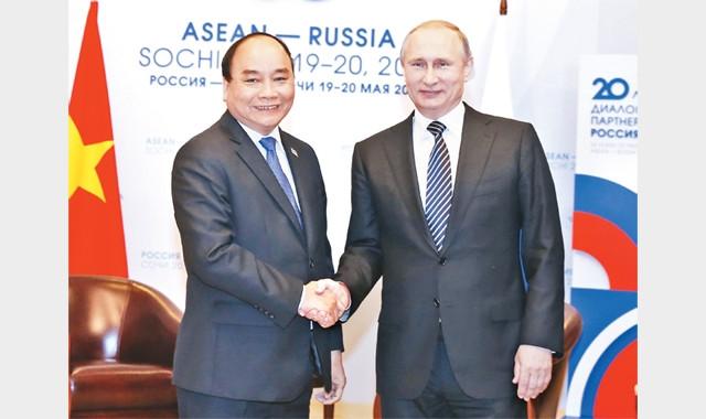 Thủ tướng Nguyễn Xuân Phúc hội kiến với Tổng thống LB Nga V.Pu-tin. Ảnh: THỐNG NHẤT (TTXVN)