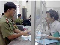 Cấp hộ chiếu tại Phòng Quản lý xuất nhập cảnh.