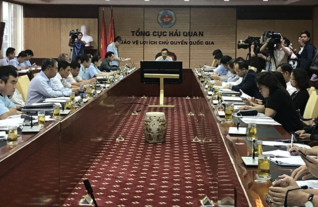 Ông Nguyễn Văn Cẩn, Tổng Cục trưởng Tổng cục Hải quan chủ trì Hội nghị.