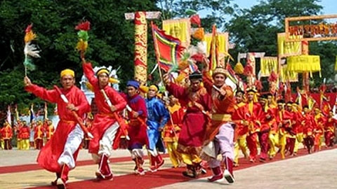 Lễ hội Lam Kinh với chương trình sân khấu hóa tái hiện cuộc khởi nghĩa Lam Sơn.