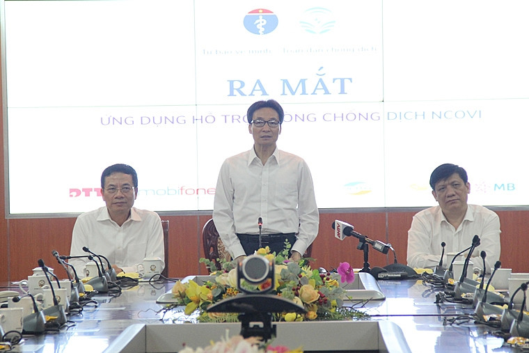 Phó Thủ tướng Vũ Đức Đam kêu gọi người dân tích cực sử dụng, cung cấp thông tin cho các ứng dụng này.