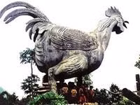 Bức tượng gà trống lớn nhất Việt Nam