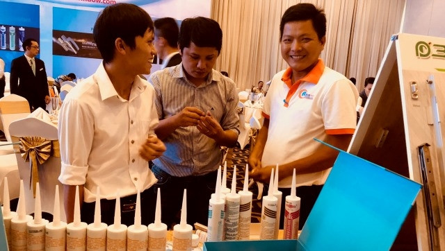 Aseanwindow giới thiệu phụ kiện cửa và keo xây dựng công nghệ mới