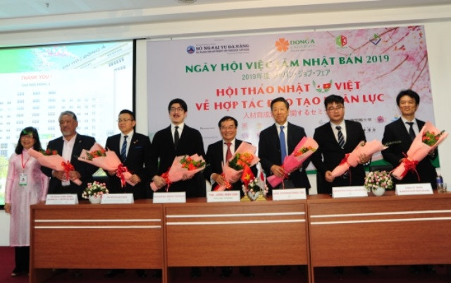 Doanh nghiệp Nhật Bản dành học bổng trọn gói 12 tỷ đồng cho sinh viên Đà Nẵng.