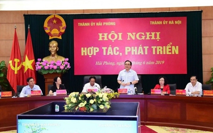 Đồng chí Hoàng Trung Hải, Ủy viên Bộ Chính trị, Bí thư Thành uỷ Hà Nội phát biểu ý kiến tại hội nghị. (Ảnh: Duy Linh)