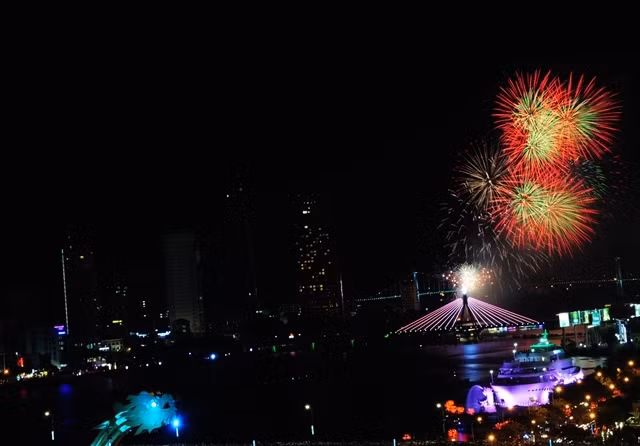 Lễ hội pháo hoa quốc tế Đà Nẵng năm 2017 kết thúc sau hai tháng.