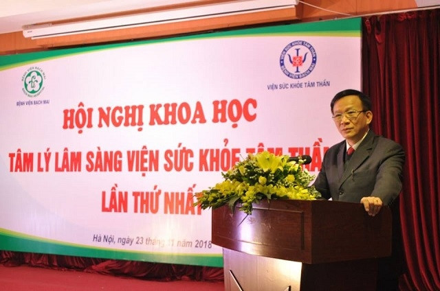 GS.TS Ngô Quý Châu, Phó Giám đốc Bệnh viện Bạch Mai phát biểu tại hội nghị. 