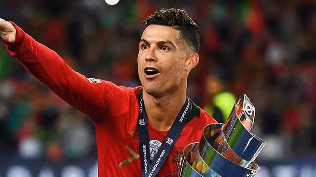 C.Ronaldo thừa nhận đã suýt gia nhập Arsenal năm 2003