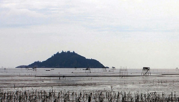 Đảo Nẹ không xa bờ, vẫn có người dân gặp tai nạn biển.